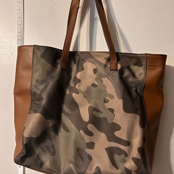 Tommy Hilfiger large Tote - Picture 6 of 8